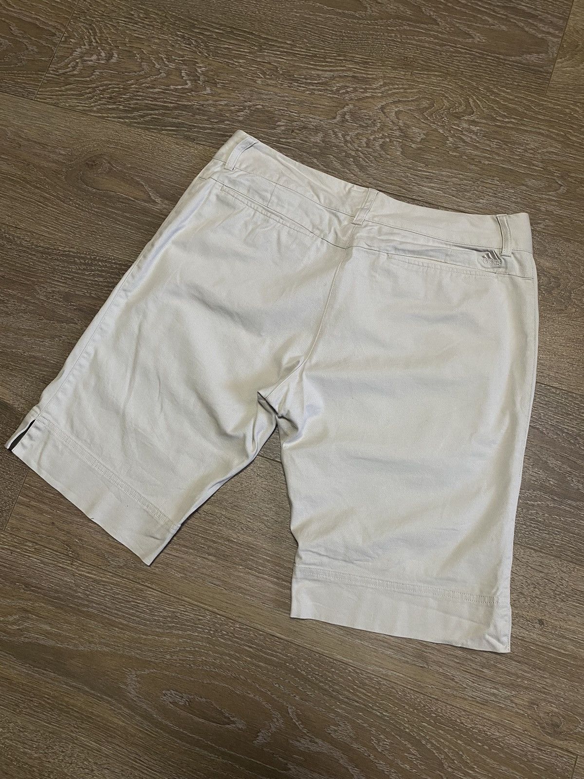 Adidas × Vintage Vintage Adidas Light Beige Golf Bermuda Shorts Sz 12 Size US 32 / EU 48 - 13 Thumbnail