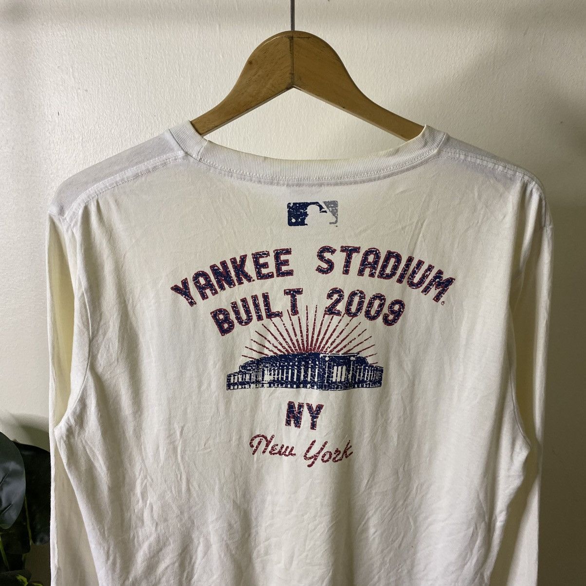New York Yankees Vintage 2009 Majestic NY Yankees Stadium Built LS T Shirt Size US M / EU 48-50 / 2 - 2 Thumbnail
