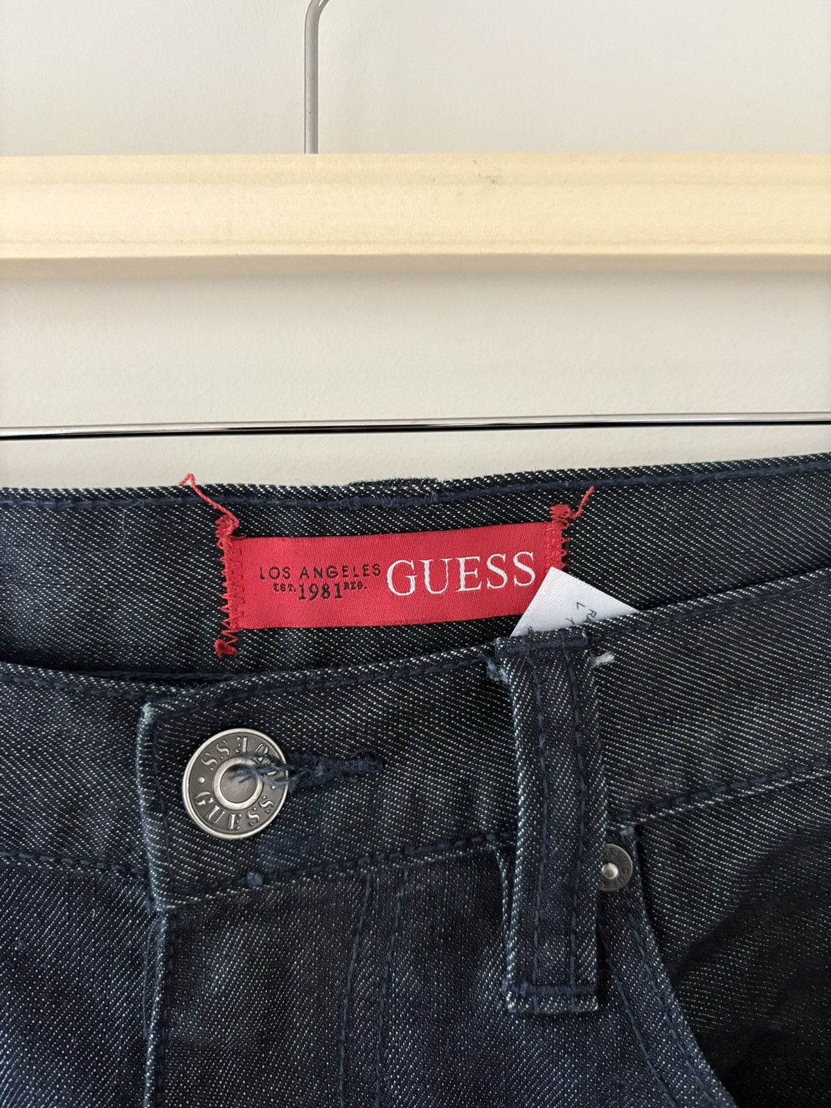 Guess Guess very dark jeans Size US 32 / EU 48 - 2 Thumbnail