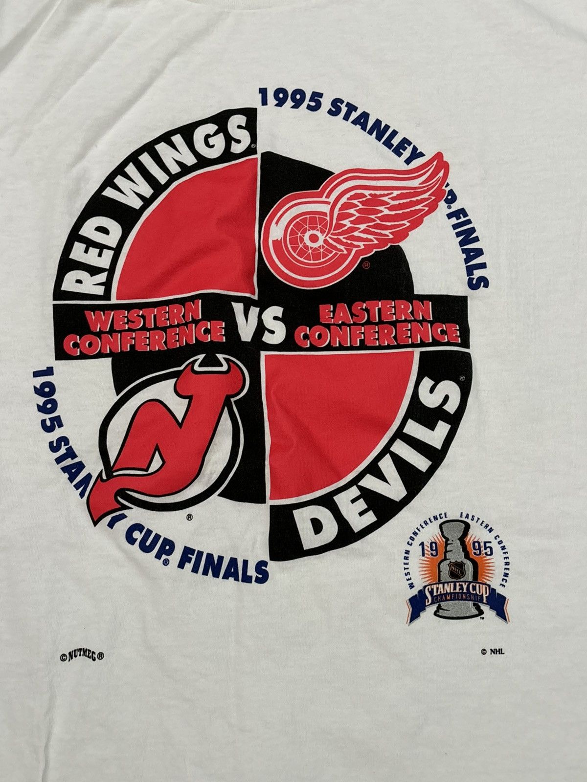 NHL × Nutmeg × Vintage Stanley Cup Finals Red Wings v. Devils 1995 NHL Vintage Tee Size US XL / EU 56 / 4 - 2 Thumbnail