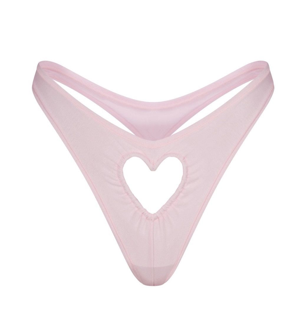 Kim Kardashian × SKIMS Skims Heart Dipped Thong Cherry Blossom Pink Medium Size ONE SIZE - 4 Thumbnail