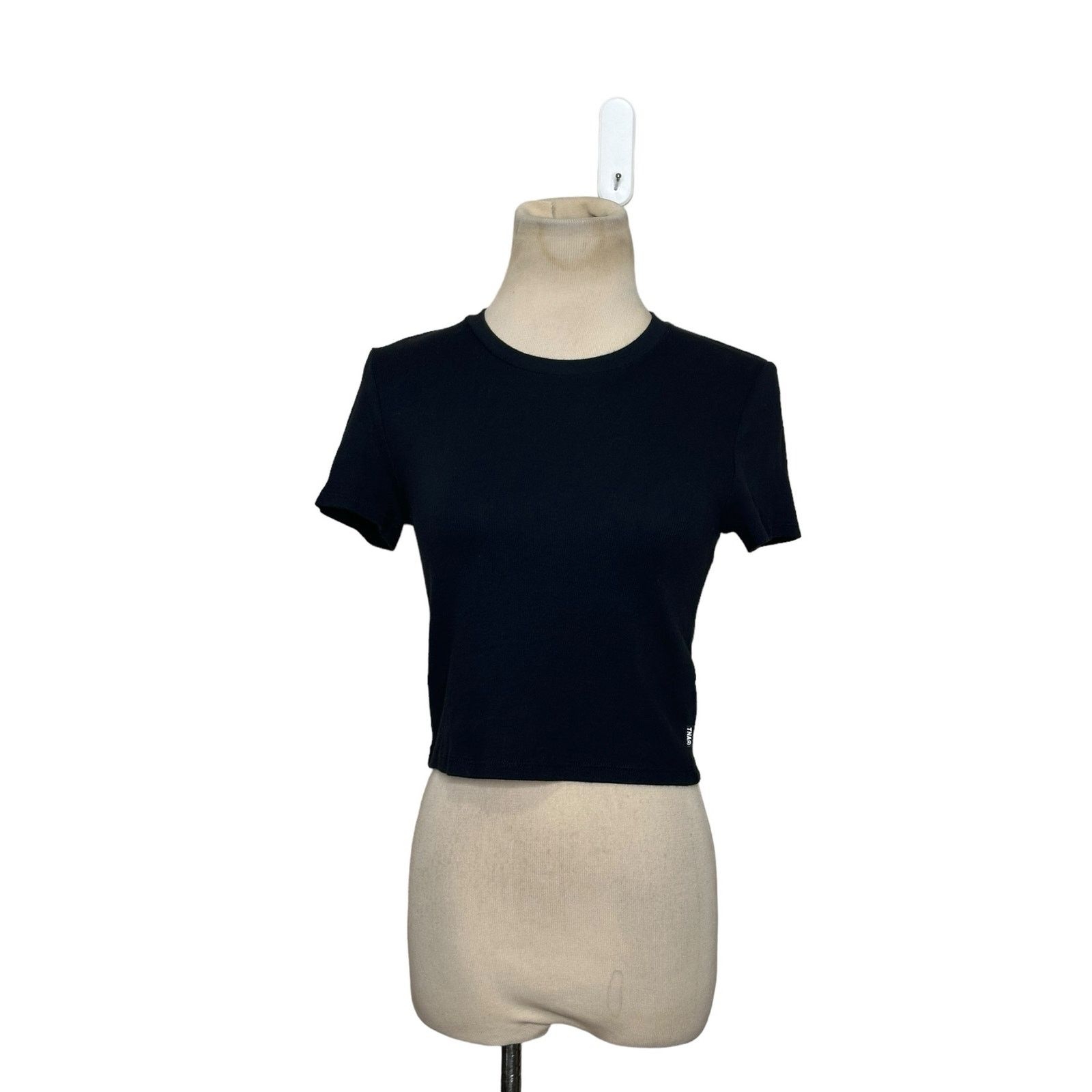 TNA TNA black short sleeves crop fitted T shirt size Medium Size M / US 6-8 / IT 42-44 - 9 Thumbnail