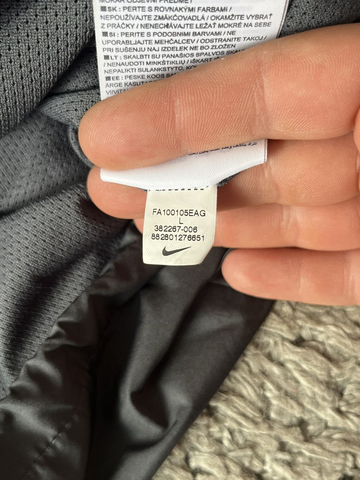 Nike Vintage Nike Light Jacket Soccer football team Juventus Size US L / EU 52-54 / 3 - 8 Thumbnail