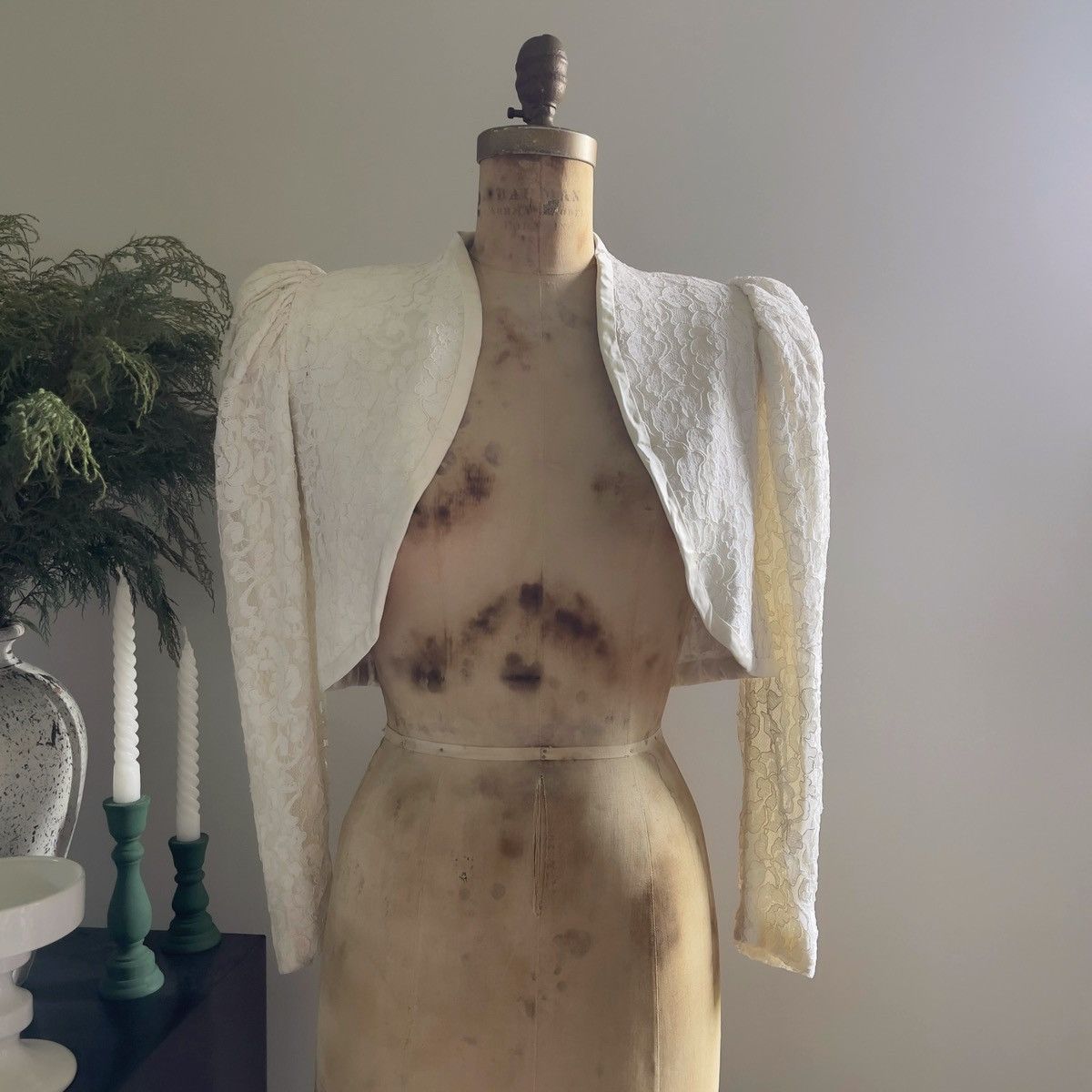 Other Vintage 1980s Off White Corded Lace Bolero Jacket (XS–S) Size XS / US 0-2 / IT 36-38 - 8 Thumbnail