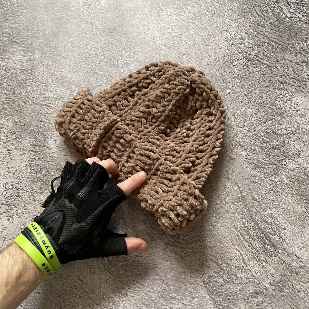 Vintage Vintage 90s Tan Chunky Knit Beanie Mohair Oversized Punk OS Size ONE SIZE - 1 Thumbnail