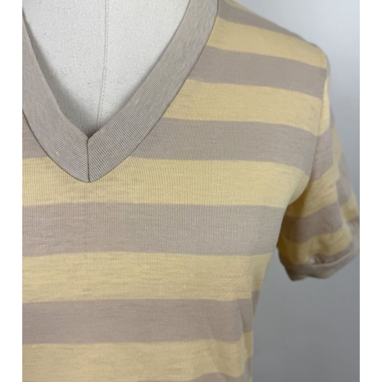 Sears VINTAGE Sears T-Shirt Ringer Womens Small 70s Beige Butter Yellow Striped V-Neck Cotton Blend Knit Size S / US 4 / IT 40 - 3 Thumbnail