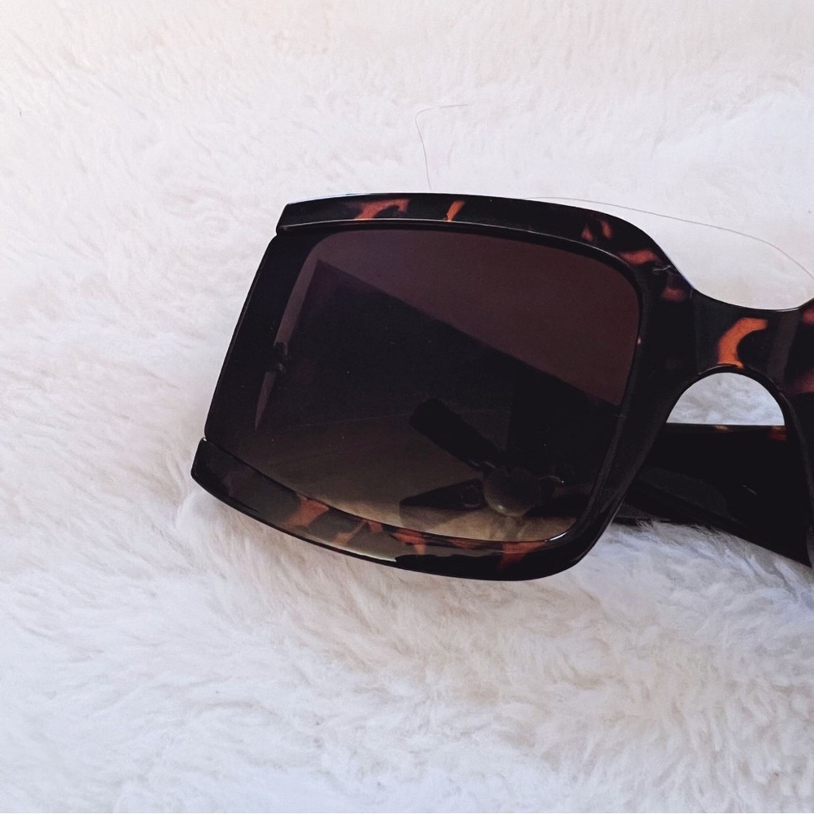 Other Fiona Brown Oversized Rectangle Thick Sunglasses Size ONE SIZE - 3 Thumbnail