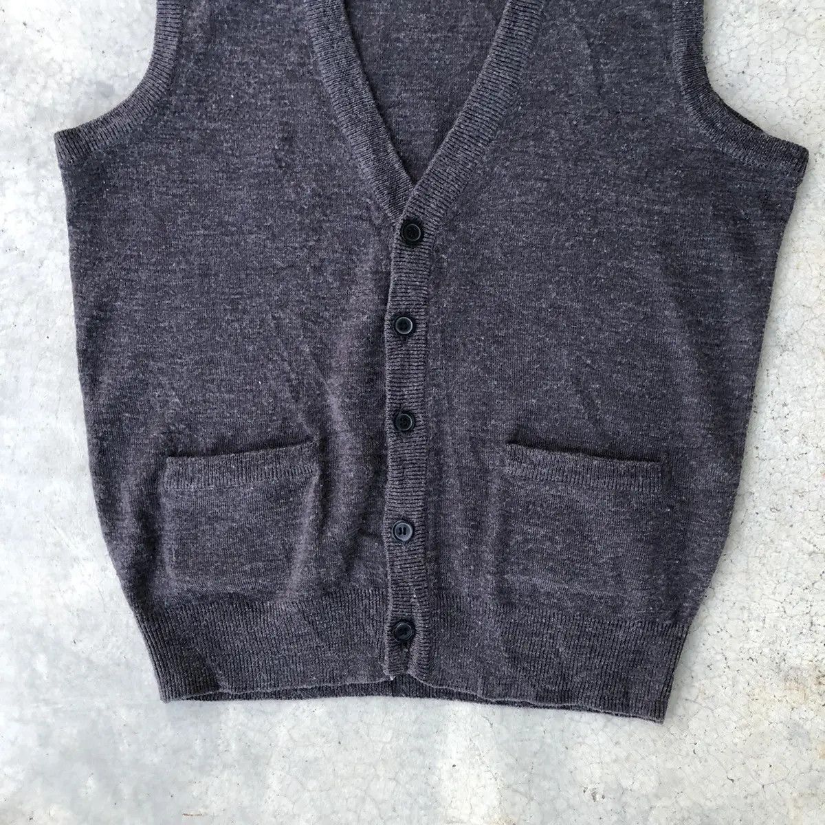 Aran Isles Knitwear × Designer Grey V-Neck Sweater Vest Cardigan With Pocket Size US M / EU 48-50 / 2 - 4 Thumbnail