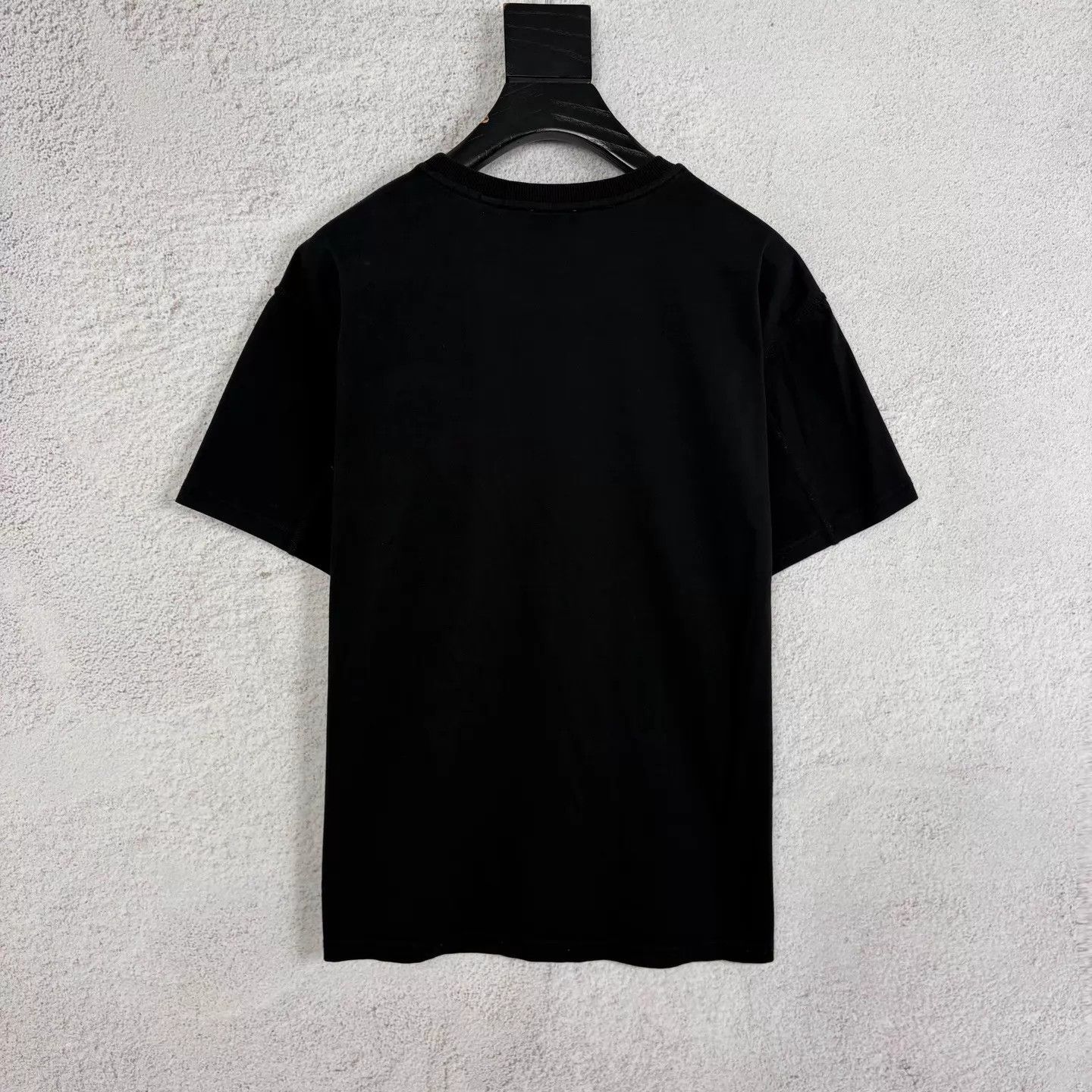 Burberry BURBERRY Flocked Logo Black Short-Sleeve Tee Size M Size US M / EU 48-50 / 2 - 2 Thumbnail