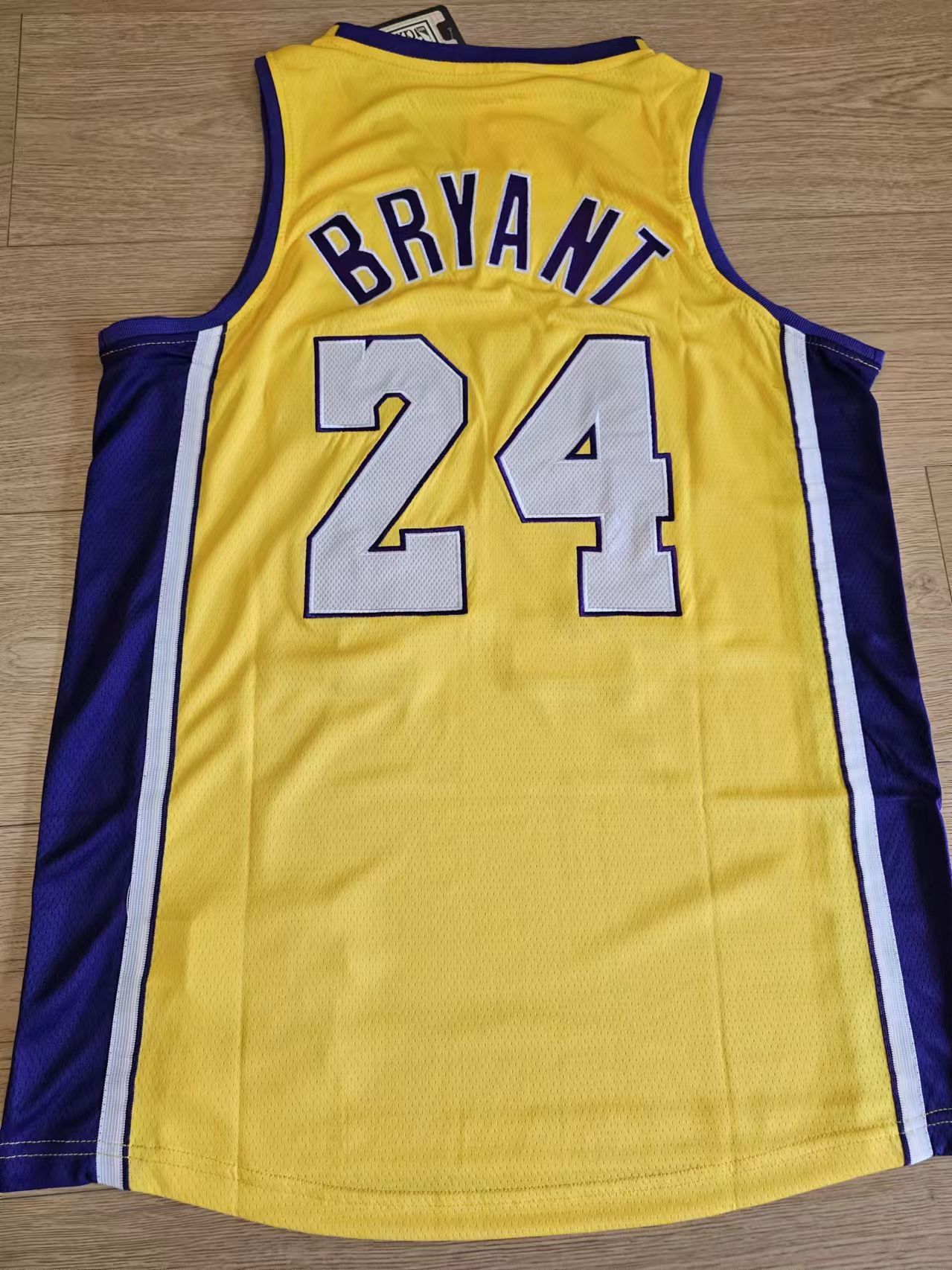 NBA 2008 09 Los Angeles Lakers #24 Kobe Bryant Jersey Size US M / EU 48-50 / 2 - 2 Thumbnail