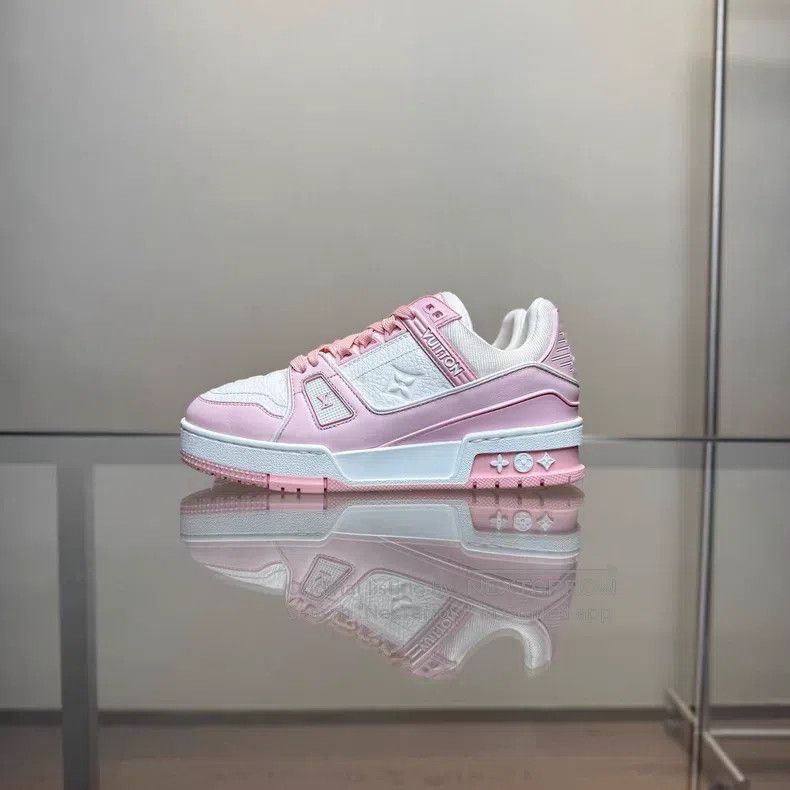 Louis Vuitton Louis Vuitton Trainer 25 New White Powder shoes Size US 4.5 / IT 34.5 - 5 Thumbnail