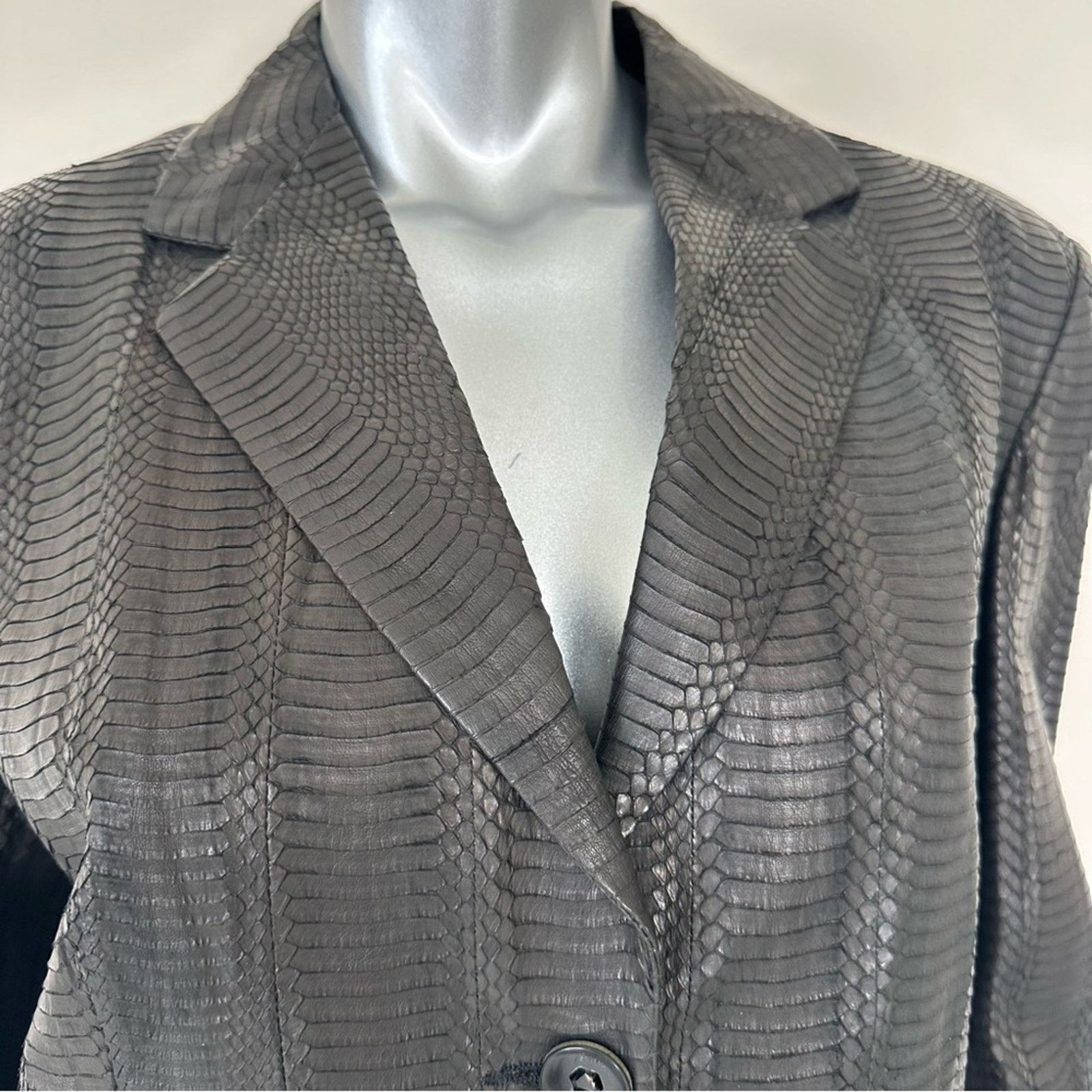 Brioni NWT! Brioni women snake skin leather blazer size 12 US 6500$ Size XL / US 12-14 / IT 48-50 - 2 Thumbnail