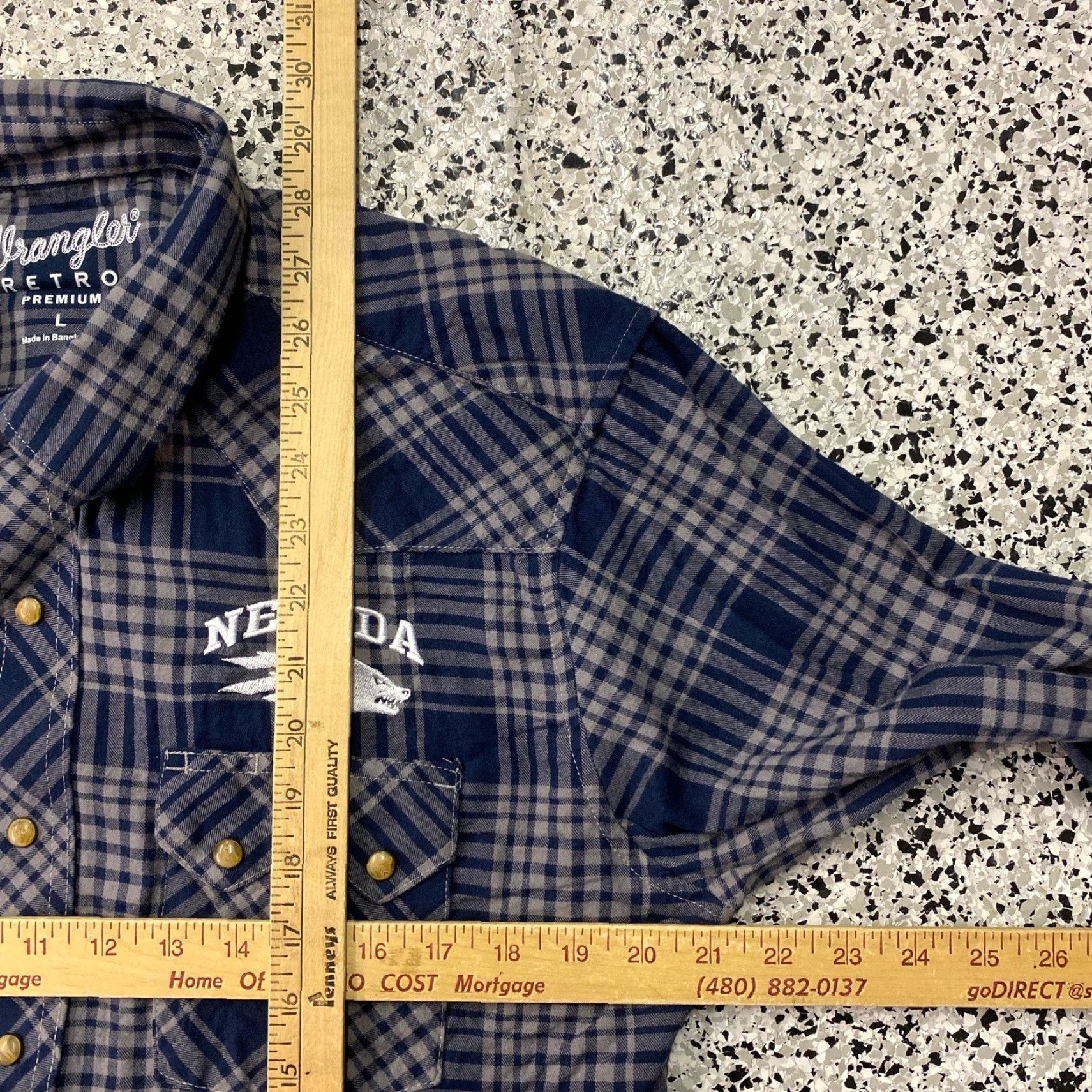 Wrangler VINTAGE Wrangler Retro Shirt Mens L Blue Plaid Pearl Snap Flannel Nevada Wolfpack Shirt Size US L / EU 52-54 / 3 - 3 Thumbnail