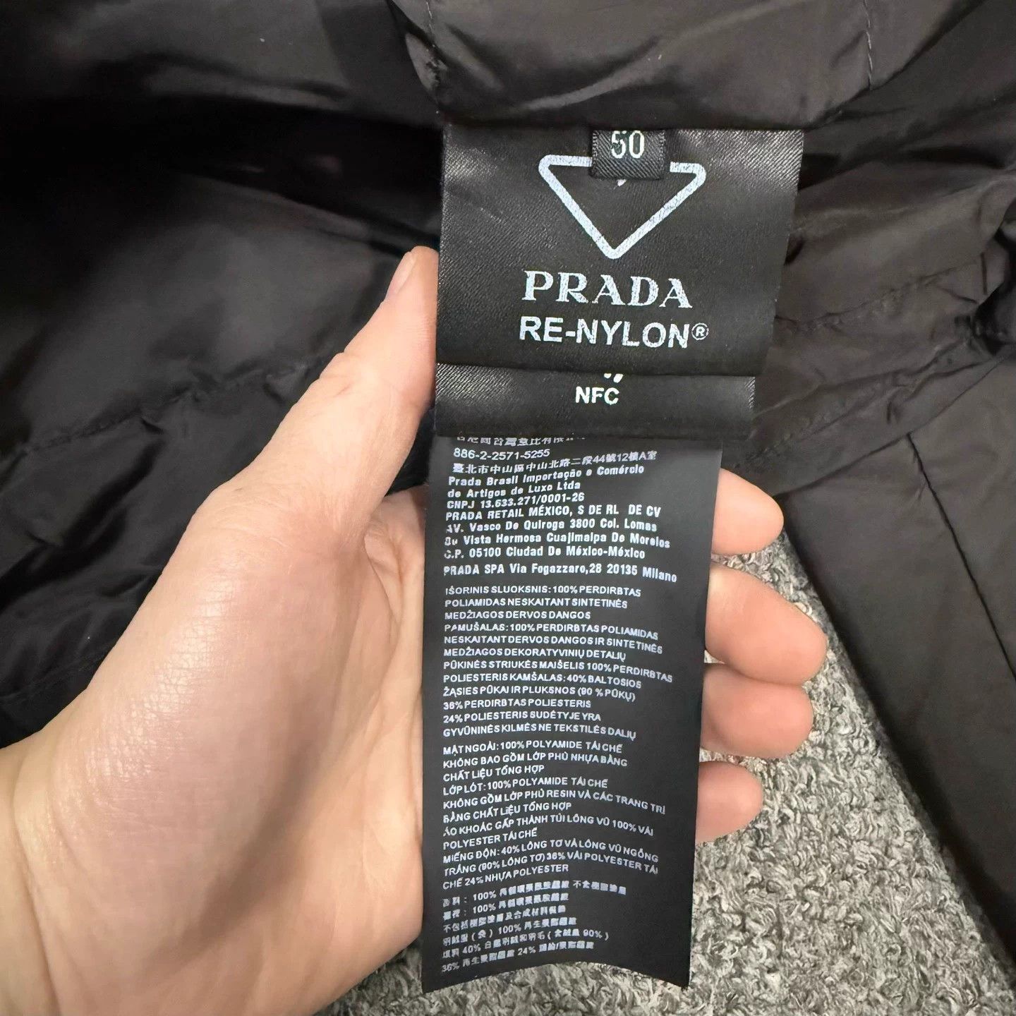 Prada Prada Messi recycled nylon black triangle logo puffer 50 Size US M / EU 48-50 / 2 - 5 Thumbnail