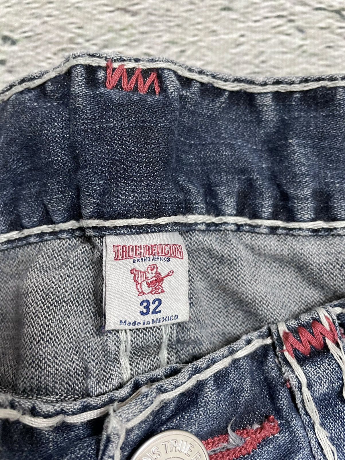 True Religion True Religion blue jeans white red thick stitching straight Size US 32 / EU 48 - 5 Thumbnail