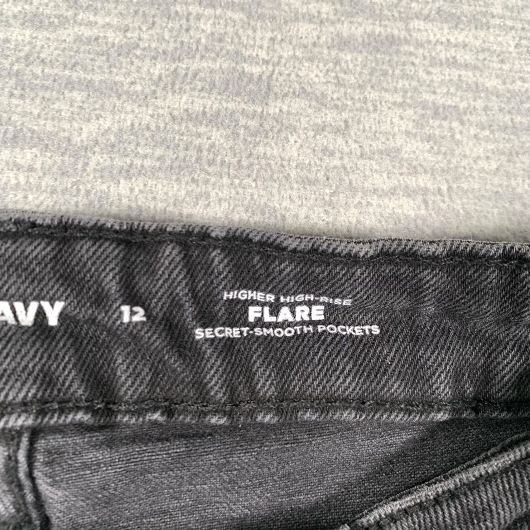 Old Navy Old Navy Jeans Womens 12 Gray Higher High Rise Flare Stretch Denim Moonshade Jeans Size 34" / US 12 / IT 48 - 7 Thumbnail