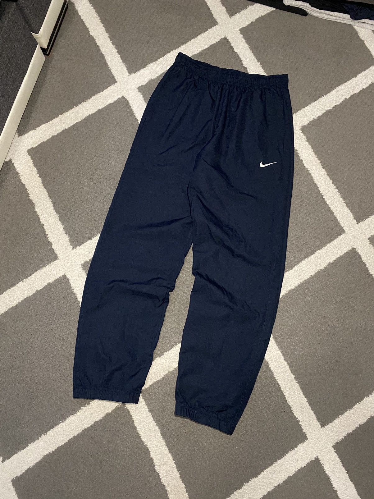 Nike × Vintage Nike Swoosh Loose Fit navy sweatpants Y2K Size US 32 / EU 48 - 2 Thumbnail
