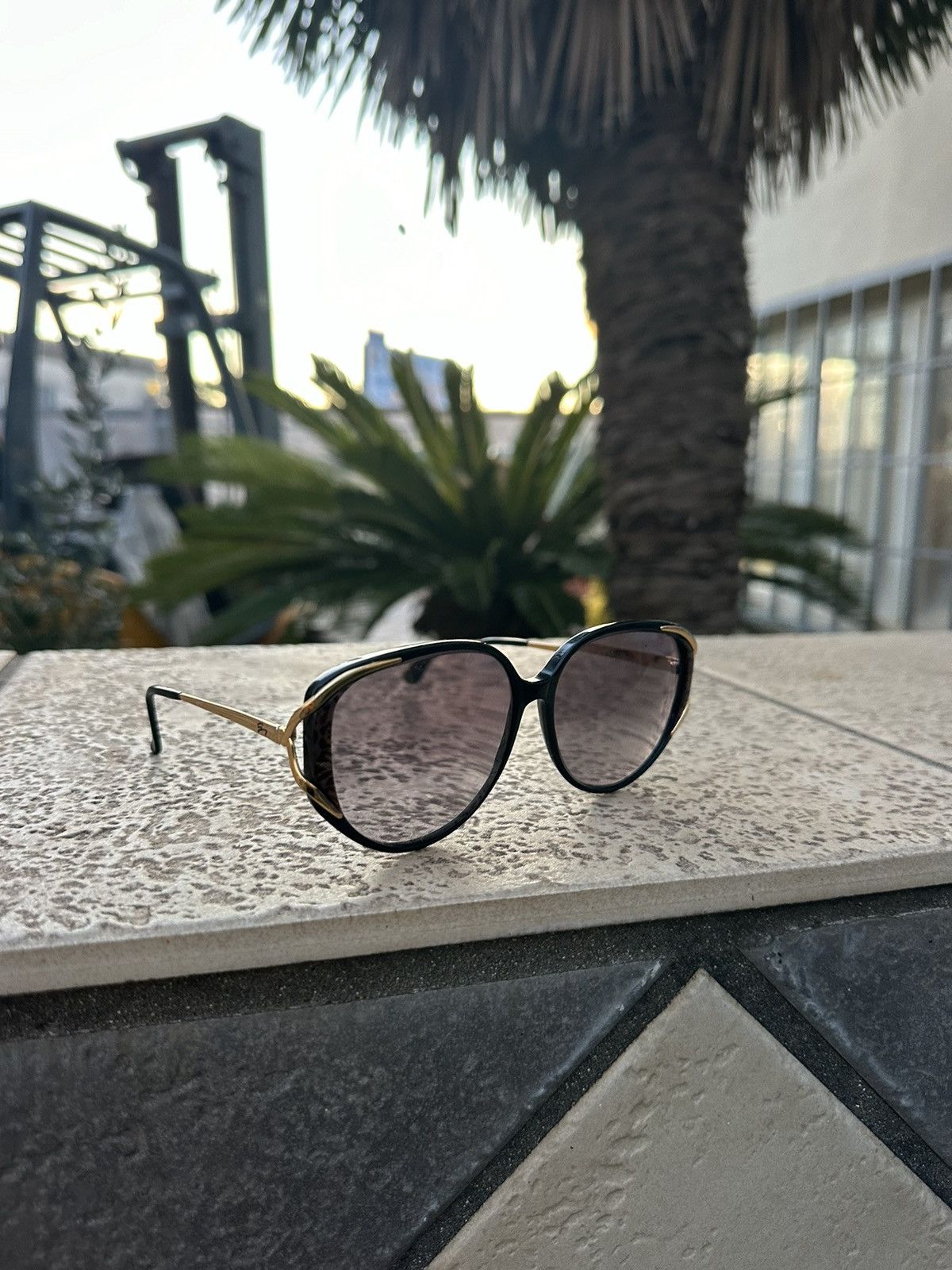 Versace Gianni Versace Vintage Sunglasses 165-S Gold Size ONE SIZE - 1 Thumbnail