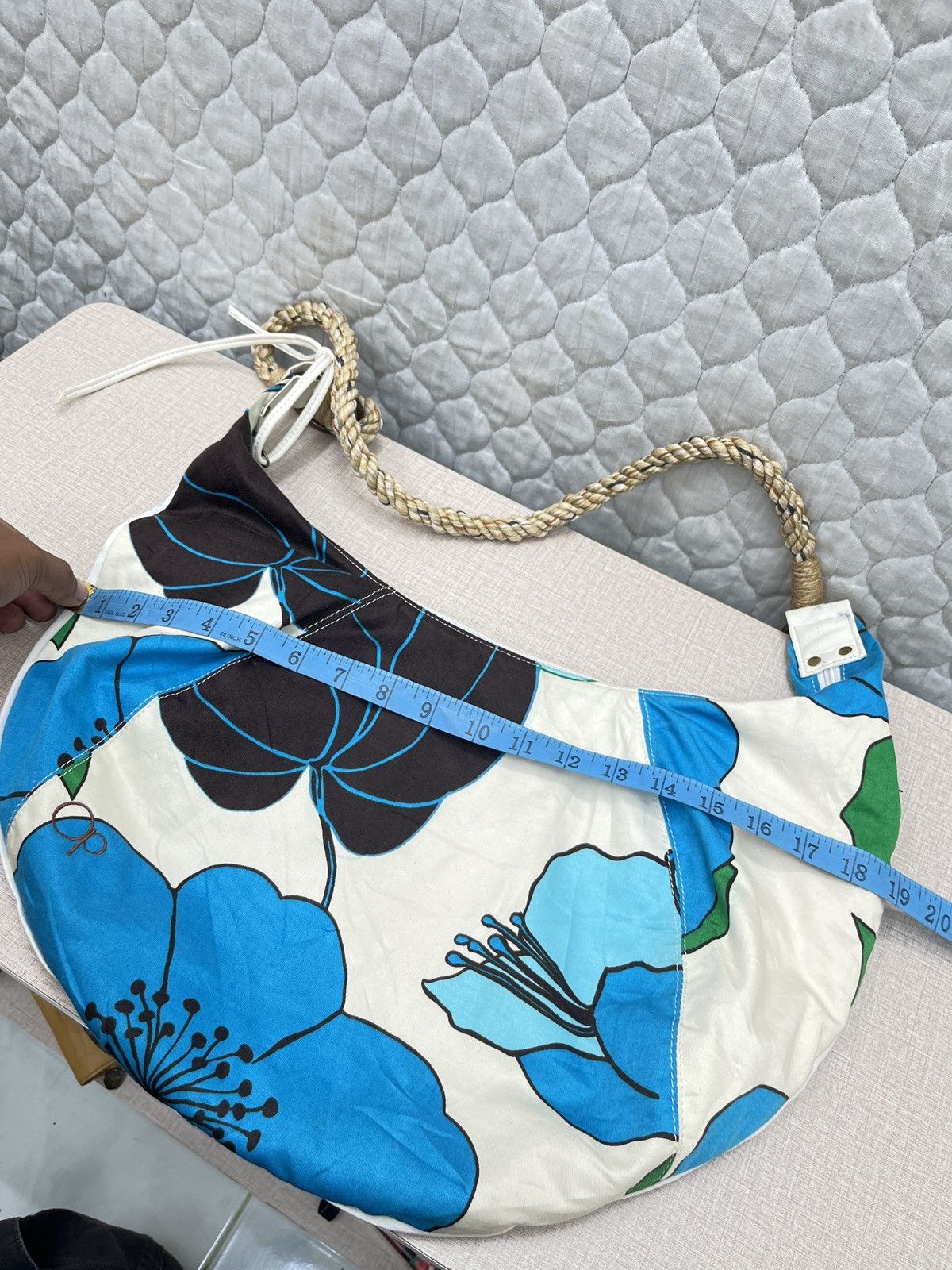 Ocean Pacific 🔥🔥🔥STEALS OCEAN PACIFIC FLORAL SLING BAG Size ONE SIZE - 22 Thumbnail