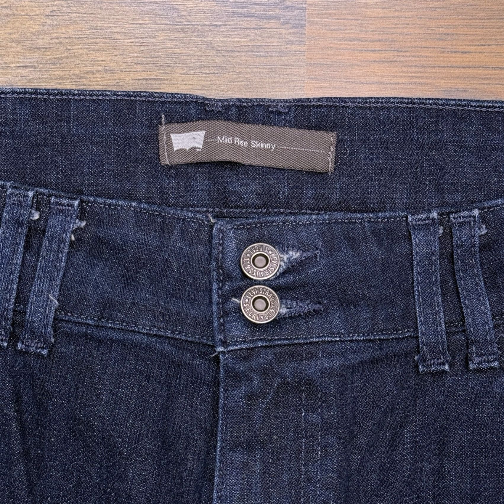 Levi's Levis Mid Rise Skinny Jeans Womens 16M Stretch Dark Wash Denim Jeans Blue 5-Pocket Design Zip Fly City Regular Womens Size 38" / US 16 / IT 52 - 2 Thumbnail