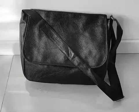 Japanese Brand Fashion 90s pu leather crossbody messenger bag vintage Size ONE SIZE - 3 Thumbnail