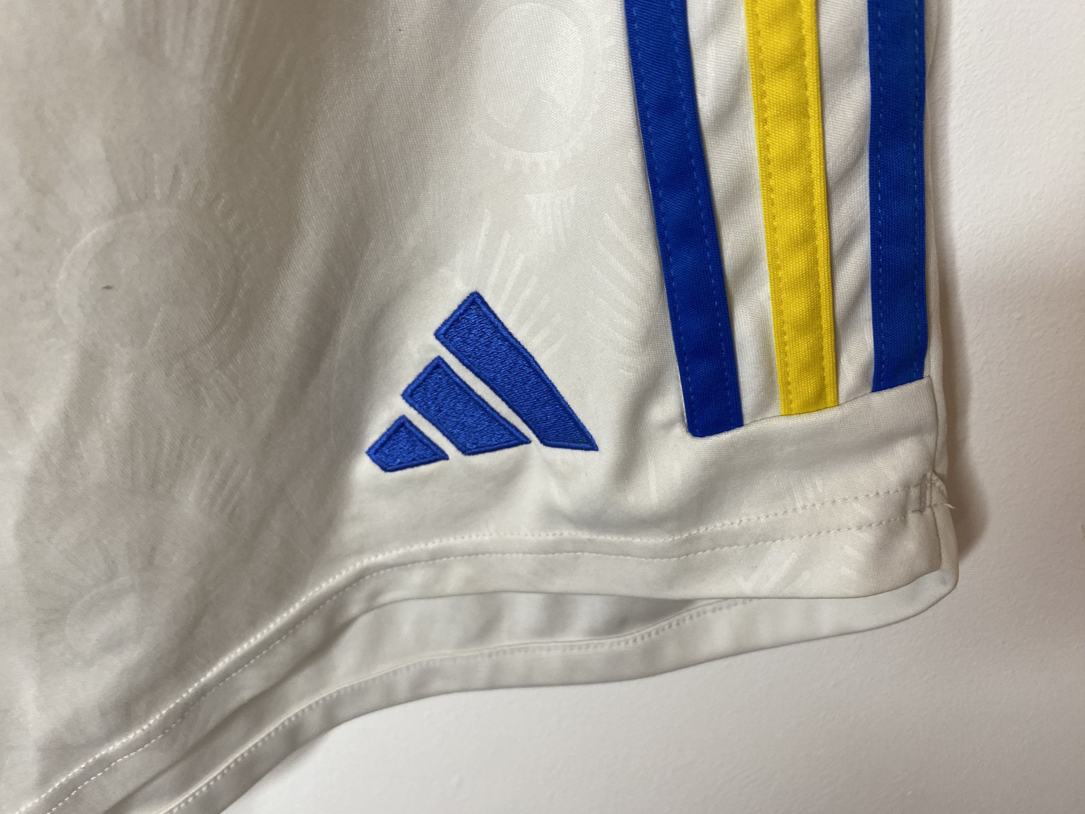 Adidas LEEDS UNITED 2023 2024 HOME FOOTBALL SOCCER SHORTS ADIDAS Size US 32 / EU 48 - 4 Thumbnail