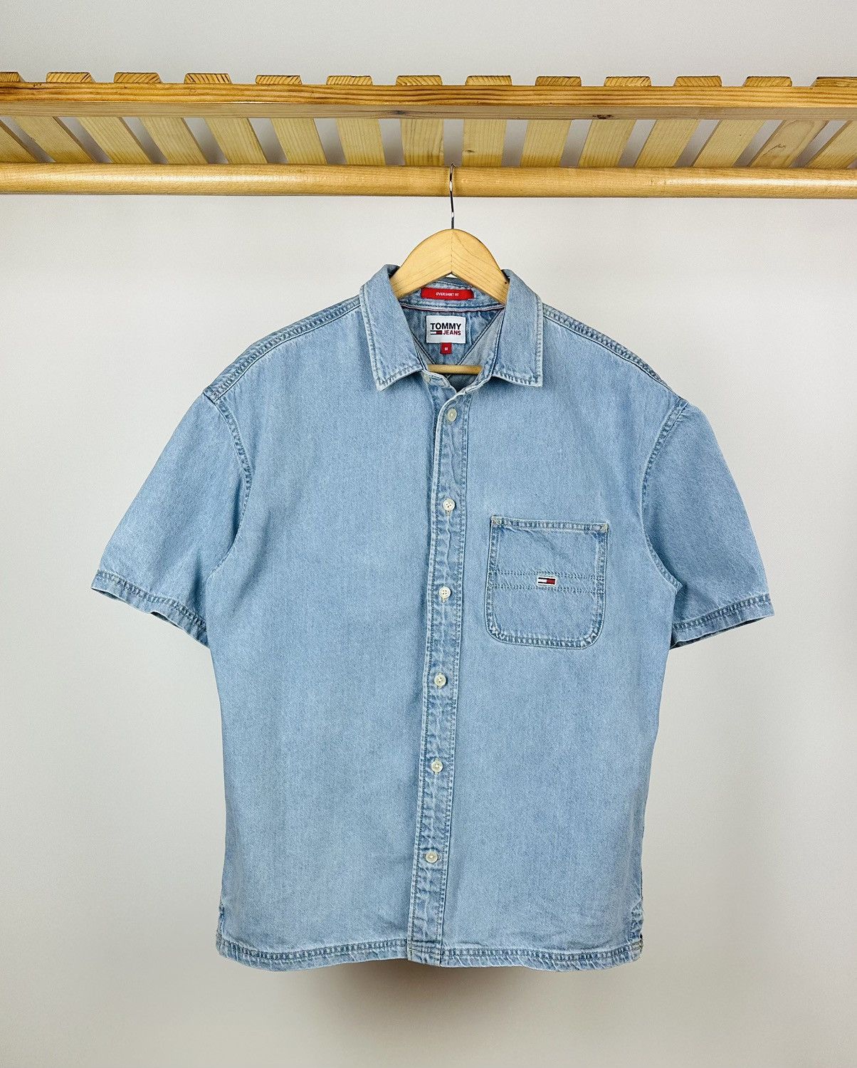 Tommy Hilfiger × Vintage Vintage Tommy Hilfiger Jeans Denim Shirt Short Sleeve Button Size US M / EU 48-50 / 2 - 1 Thumbnail