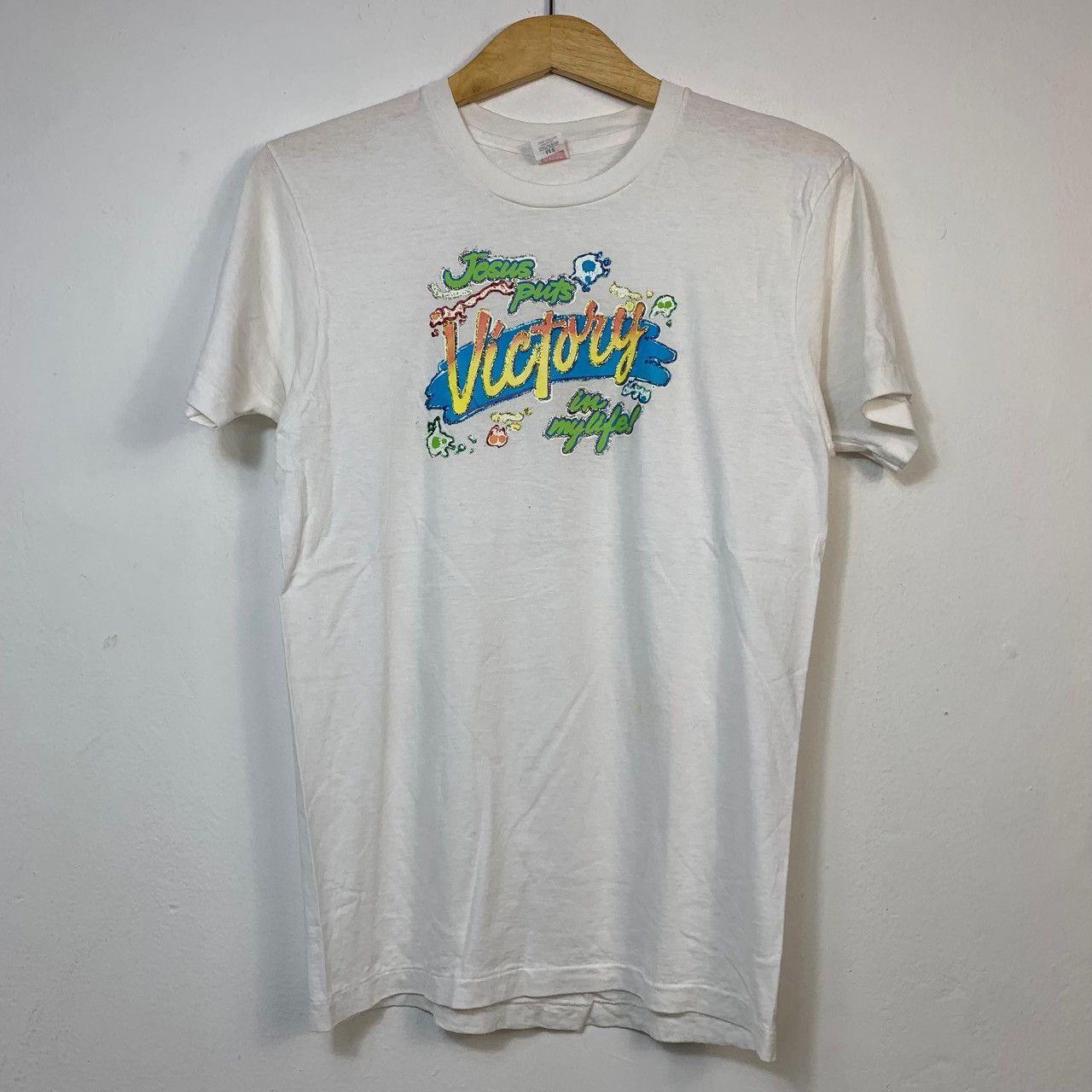 Vintage Vintage 80s/90s 'Jesus Puts Victory In My Life!’ T-Shirt Size US S / EU 44-46 / 1 - 1 Thumbnail