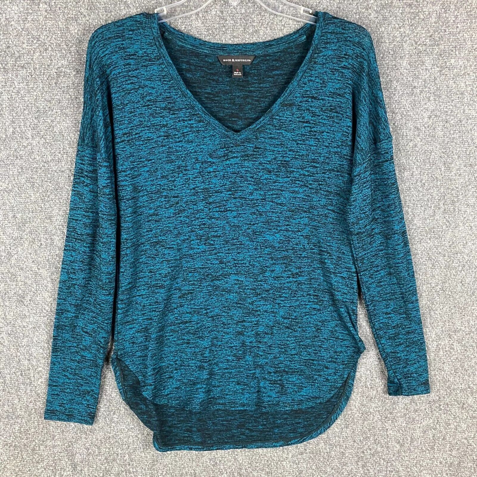 Rock & Republic Rock & Republic Top Women's Small Long Sleeve V-Neck Rayon S Size S / US 4 / IT 40 - 1 Thumbnail