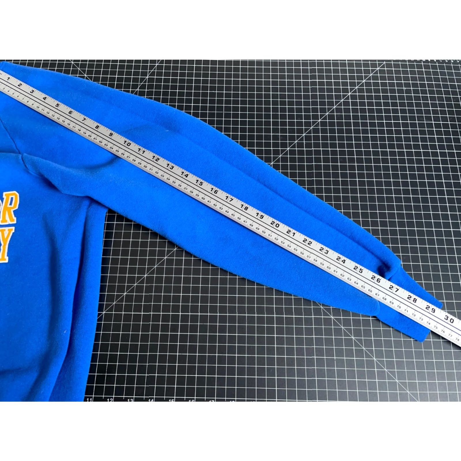 Fruit Of The Loom VINTAGE Lake Superior State University Sweatshirt Mens Adult Medium Blue 90s Graphic Print Pullover Crew Neck Cotton Polyester Fleece Size US M / EU 48-50 / 2 - 7 Thumbnail