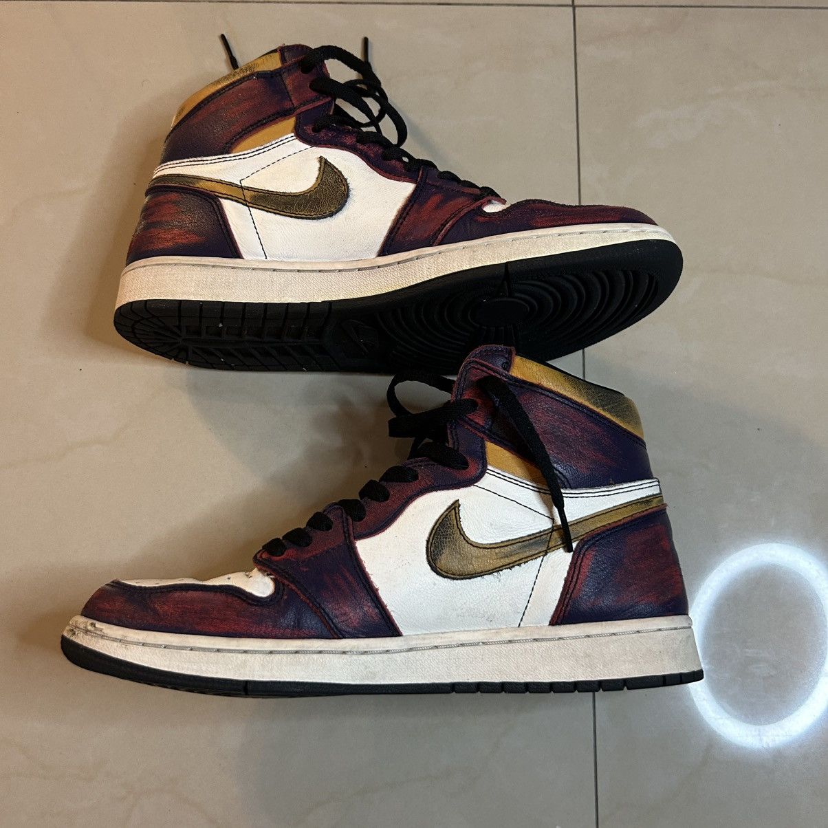 Jordan Brand Jordan 1 Sb La to Chicago Size US 9.5 / EU 42-43 - 2 Thumbnail