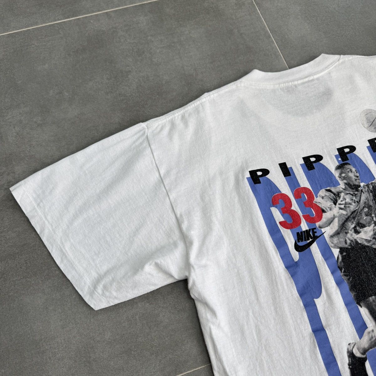 Vintage Vintage Nike Jordan Pippen Back 2 Back NBA Rare Y2K T-Shirt Size US XL / EU 56 / 4 - 16 Thumbnail