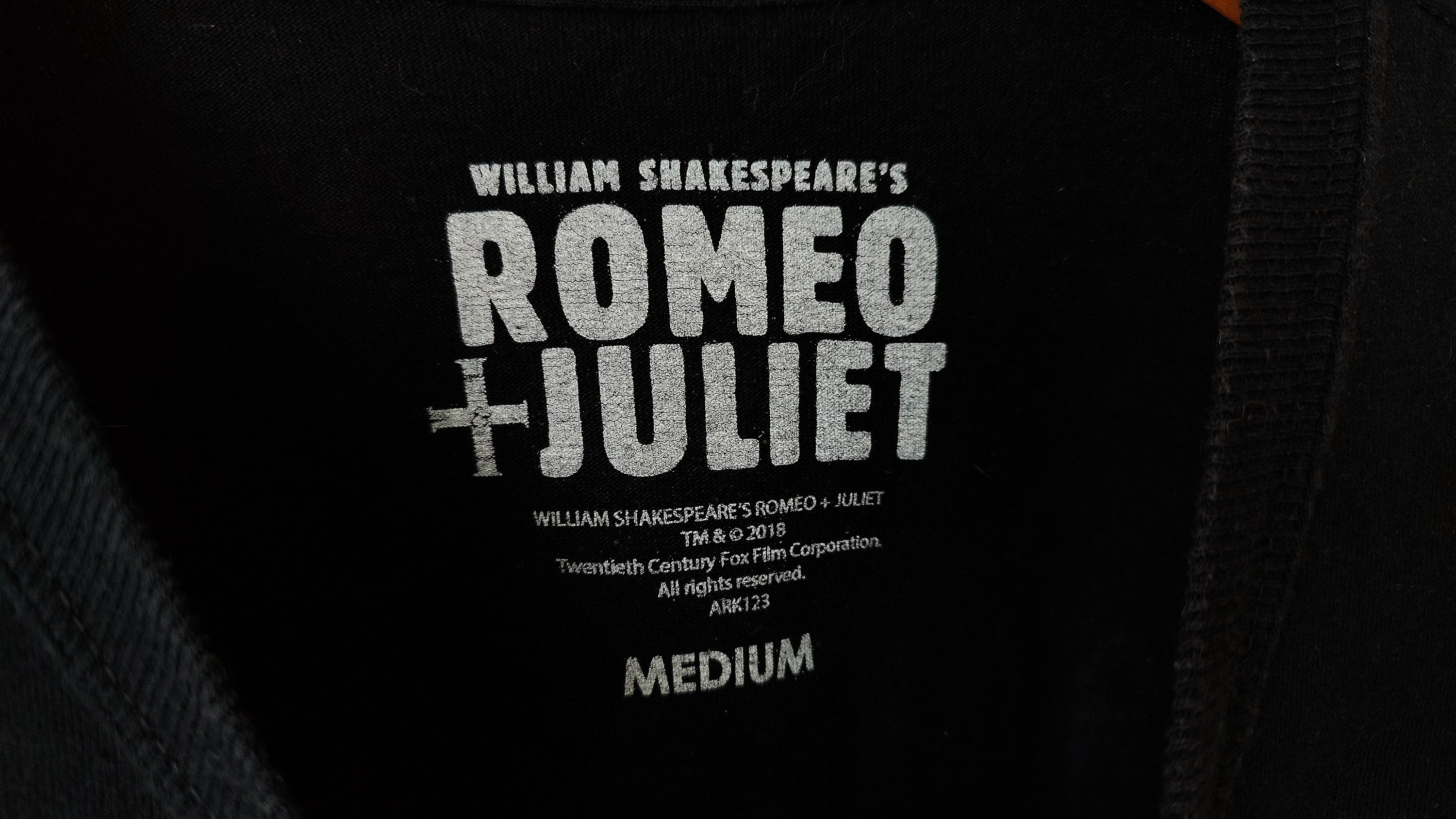 Other Romeo & Juliet x Leonardo DiCaprio Official Movie Longsleeve Size US M / EU 48-50 / 2 - 3 Thumbnail