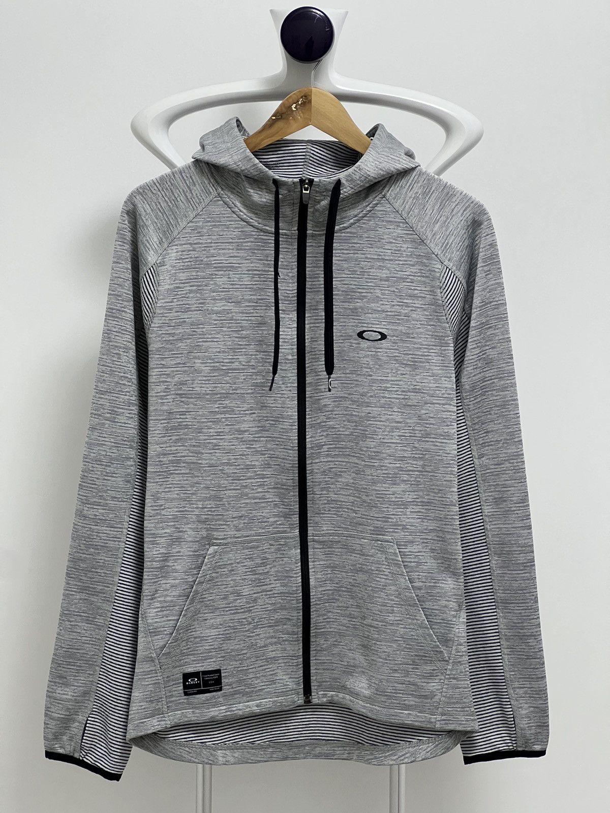 Oakley × Vintage Y2K Oakley Full Zip Hoodie size M Size US M / EU 48-50 / 2 - 7 Thumbnail