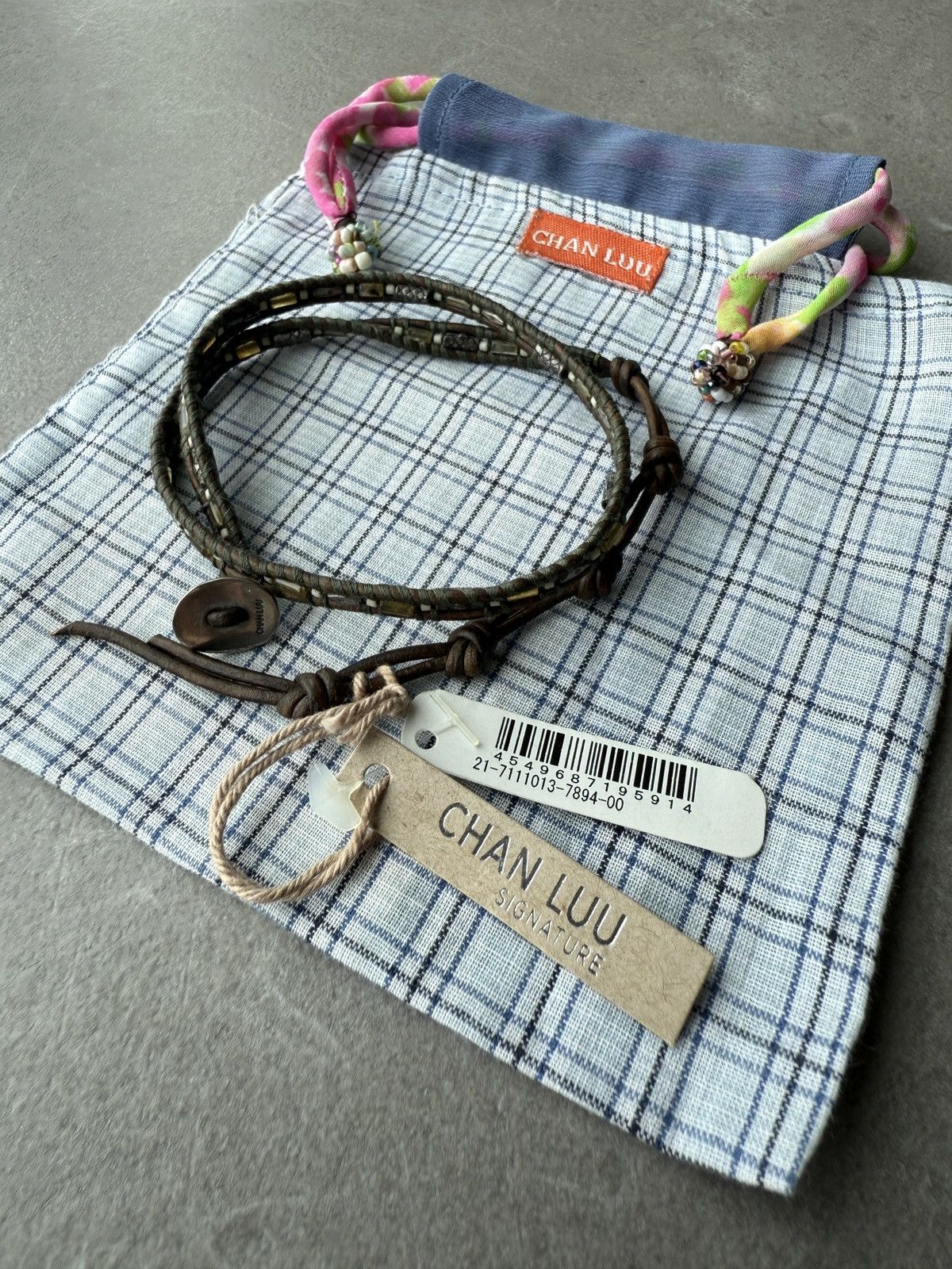 Japanese Brand CHAN LUU Hand Made Hippies Surfing Unisex Leather Bracelet Size ONE SIZE - 1 Thumbnail