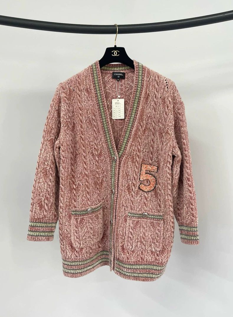 Chanel Chanel Pink velvet medium-length cardigan coat Size XS / US 0-2 / IT 36-38 - 1 Thumbnail