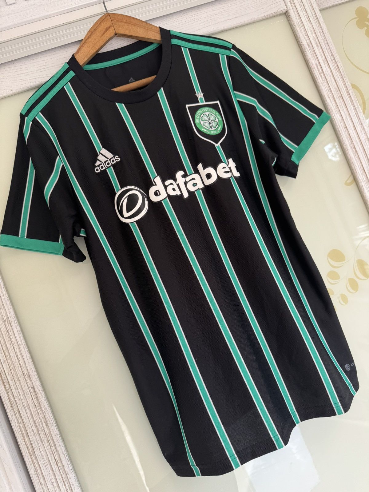Adidas Celtic Glasgow 2022-2023 Away Soccer Jersey Football Kit Size US L / EU 52-54 / 3 - 4 Thumbnail