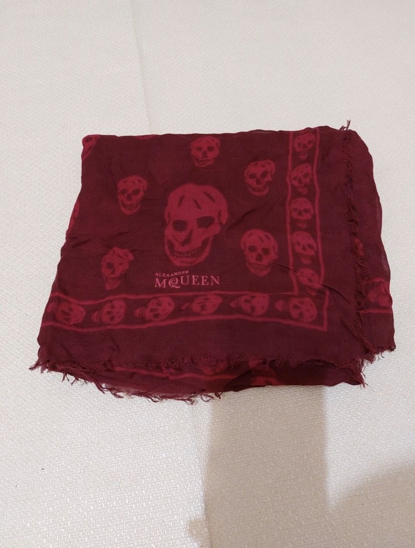 Alexander McQueen ALEXANDER MCQUEEN Skull Silk EsdeeKid Scarf Red runway logo Size ONE SIZE - 1 Thumbnail