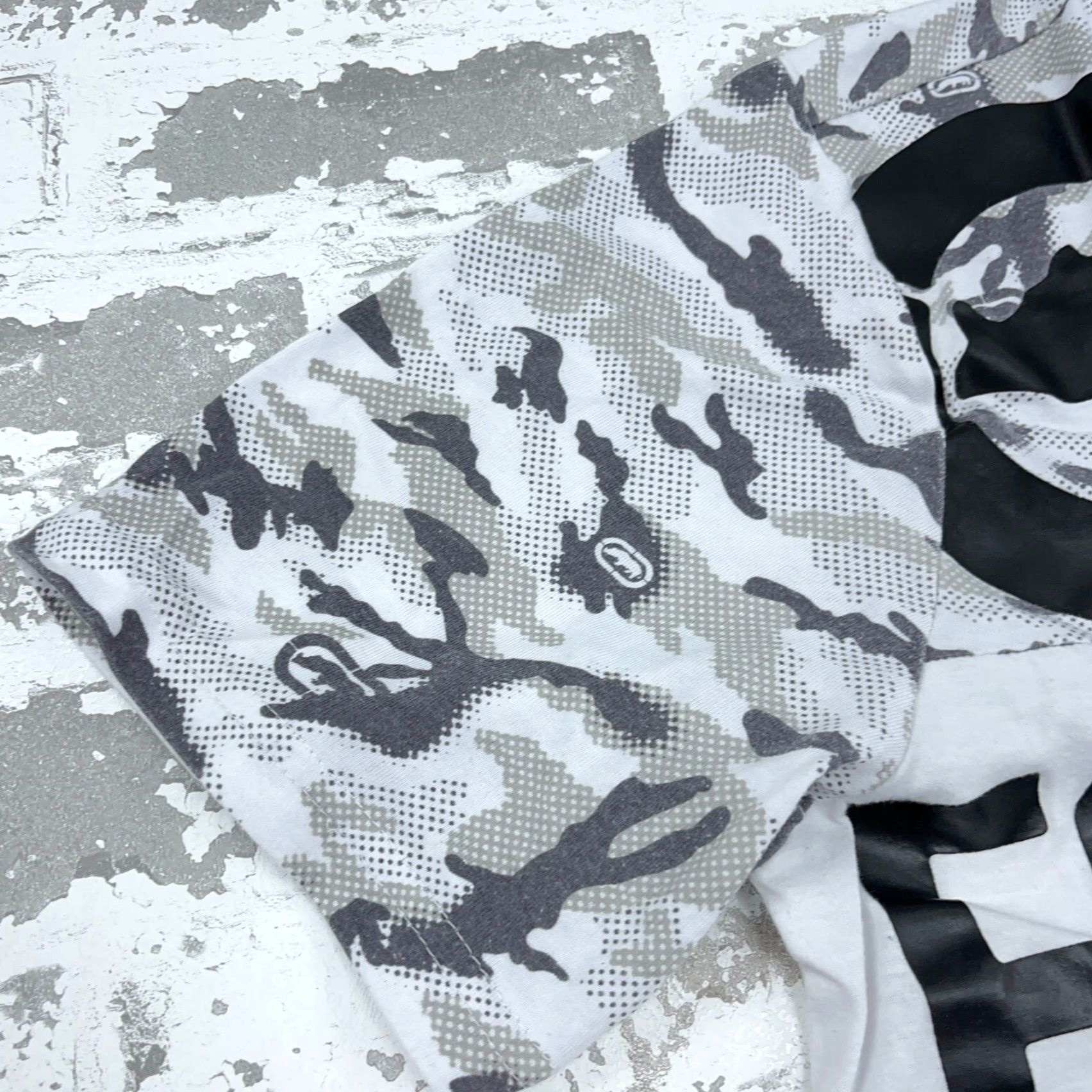 Ecko Unltd. Ecko Unltd Shirt Men Medium Black White Camo Tee Rhino All Over Print Y2K Adult Size US M / EU 48-50 / 2 - 5 Thumbnail