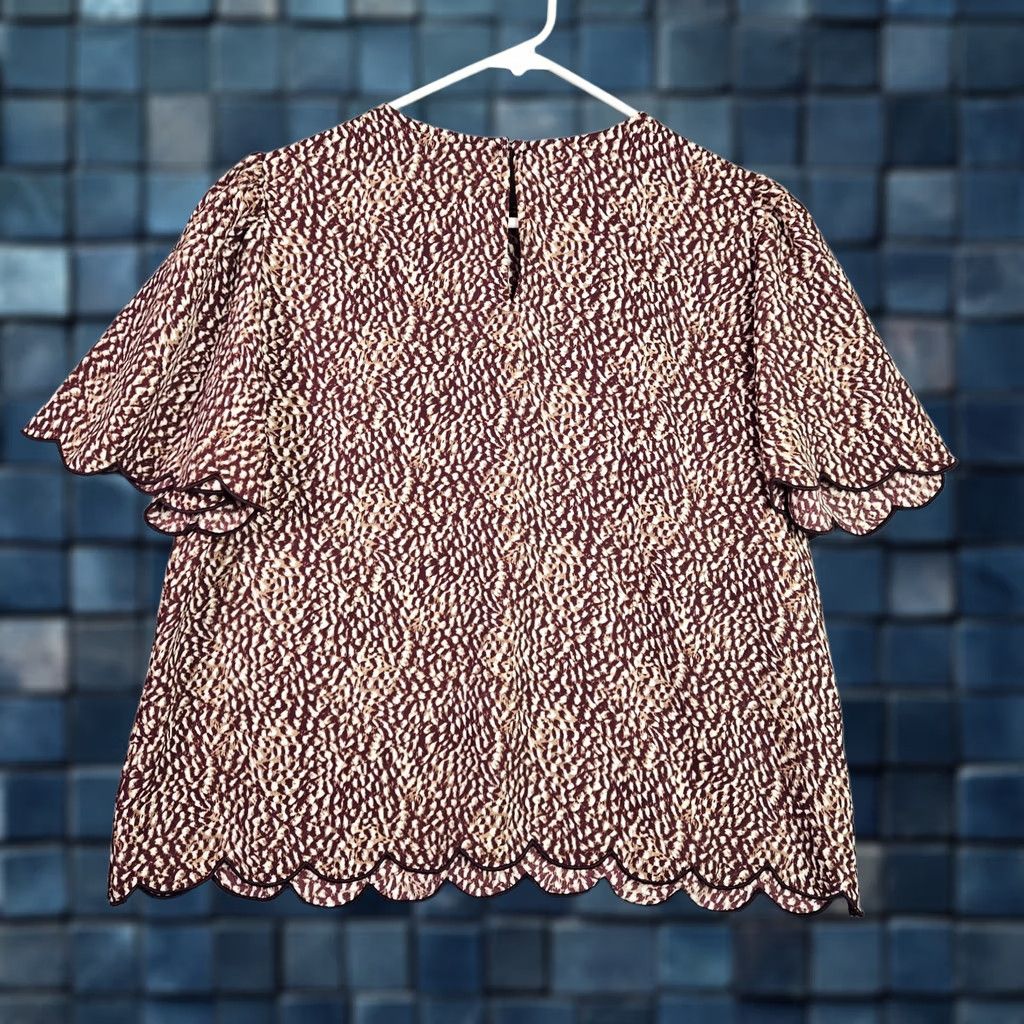 Express Express Size L Multicolor Flutter Sleeve Top Womens Blouse Shirt Circle Short Sleeve Polyster Scalloped N/A Size L / US 10 / IT 46 - 1 Thumbnail