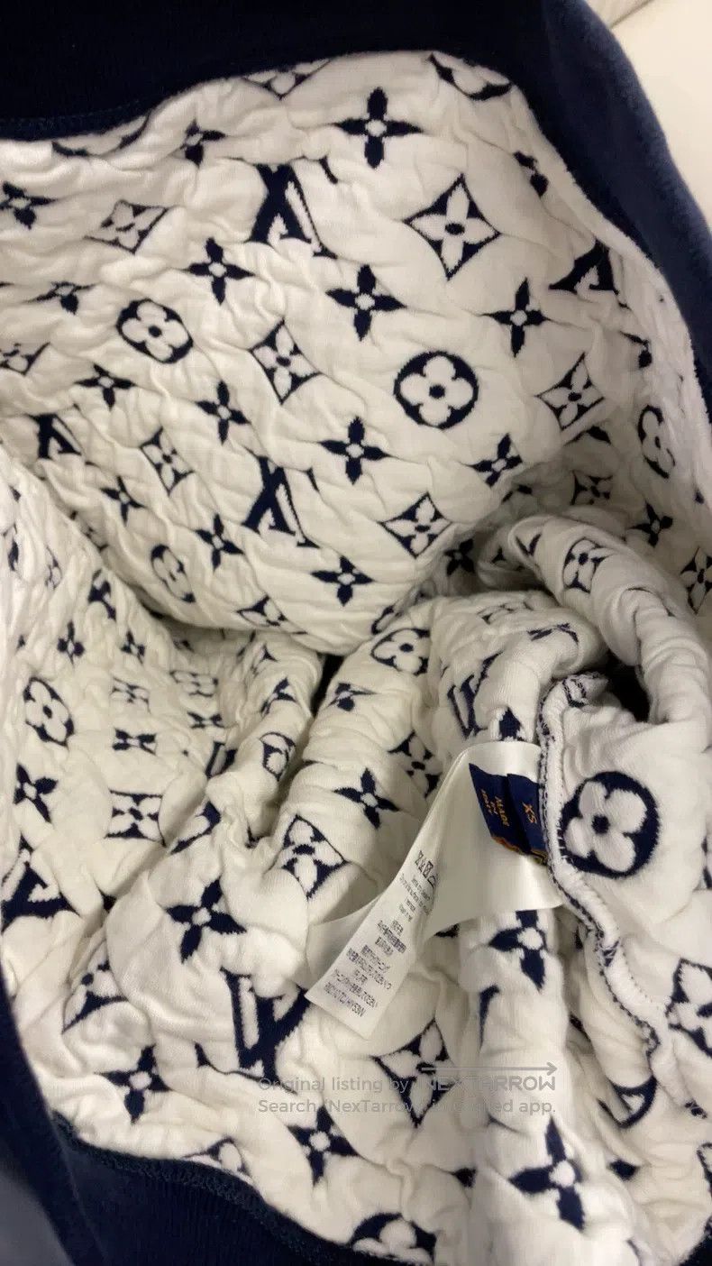 Louis Vuitton Louis Vuitton Navy Blue Full Print Embossed Sweatshirt Size US XS / EU 42 / 0 - 8 Thumbnail