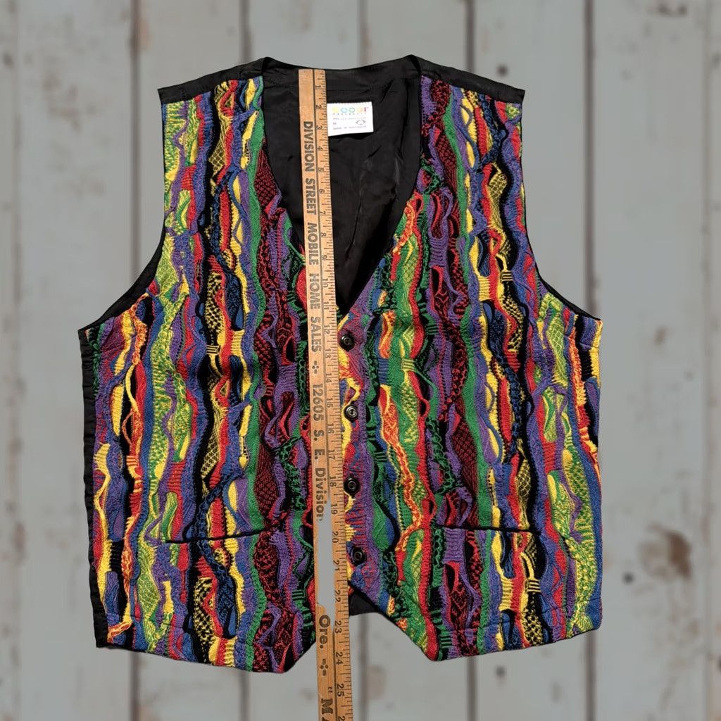 Coogi Vintage COOGI 3D Knit Abstract Pattern Cinch Buckle Back Vest - M - Casual Fashion Size US M / EU 48-50 / 2 - 1 Thumbnail
