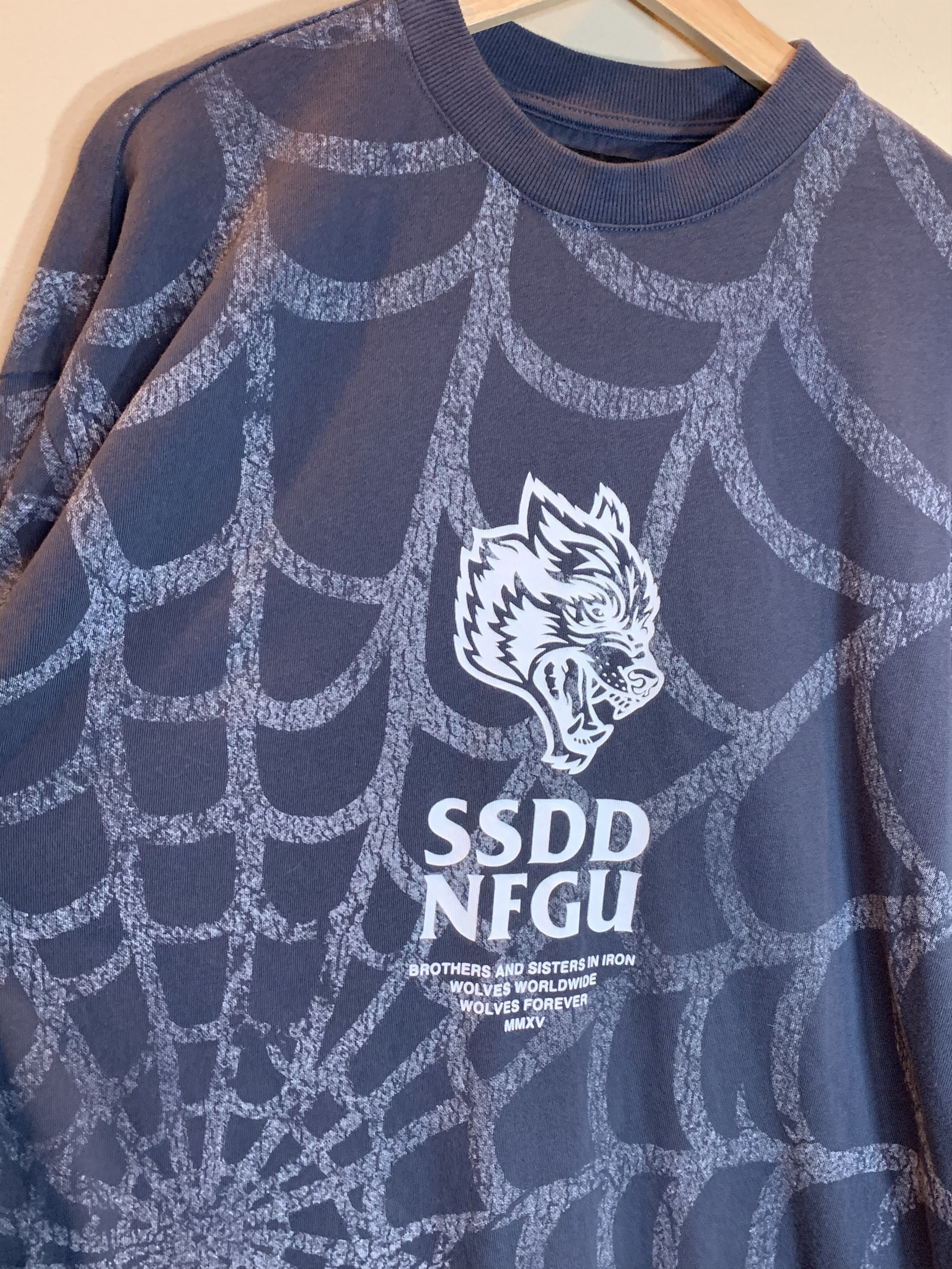 Darc Sport *RARE* Darc Sport Wolves 1603 of 2000 Spider Web T-Shirt Size US M / EU 48-50 / 2 - 2 Thumbnail