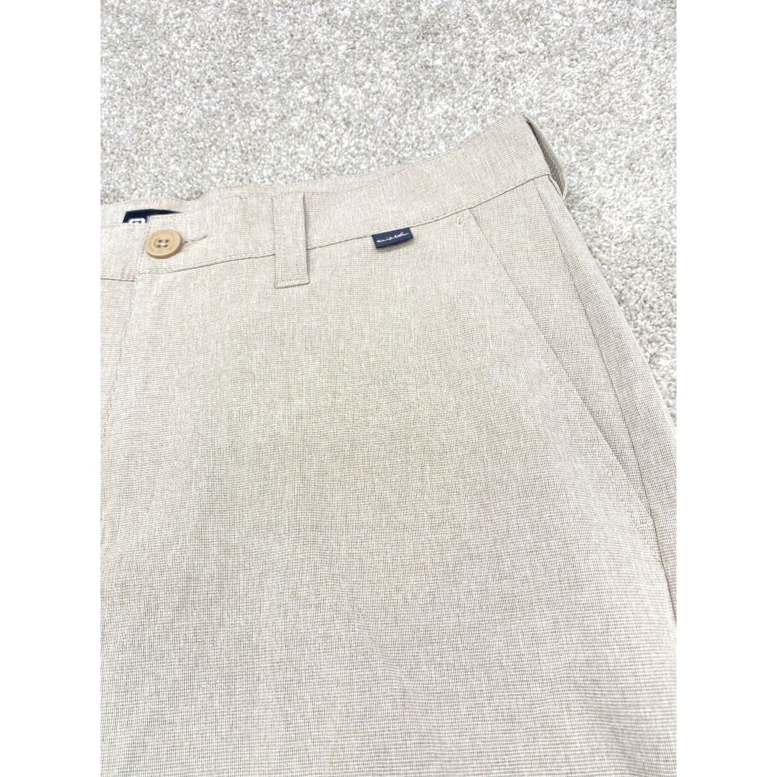 TravisMathew Travis Mattews Golf Shorts Men 32x9 Chino Tan Stretch Flat Front Button Brown 9 in Inseam Casual Mens Size US 34 / EU 50 - 3 Thumbnail
