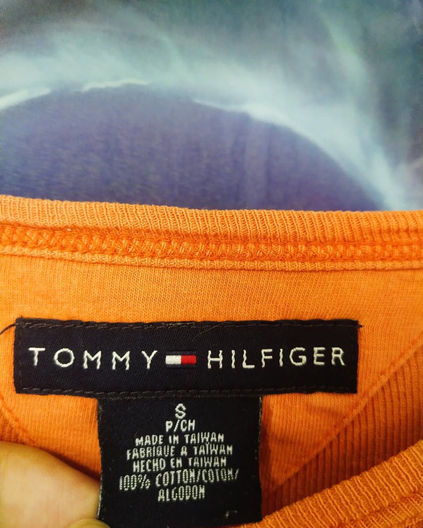 Tommy Hilfiger 2000s Vintage Tommy Hilfiger Ribbed V-Neck Tee Size US S / EU 44-46 / 1 - 2 Thumbnail