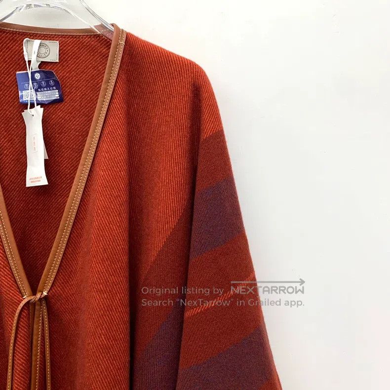 Hermes Hermes size 171*142cm Red Fringe Cashmere Cloak Shawl Size L / US 10 / IT 46 - 3 Thumbnail