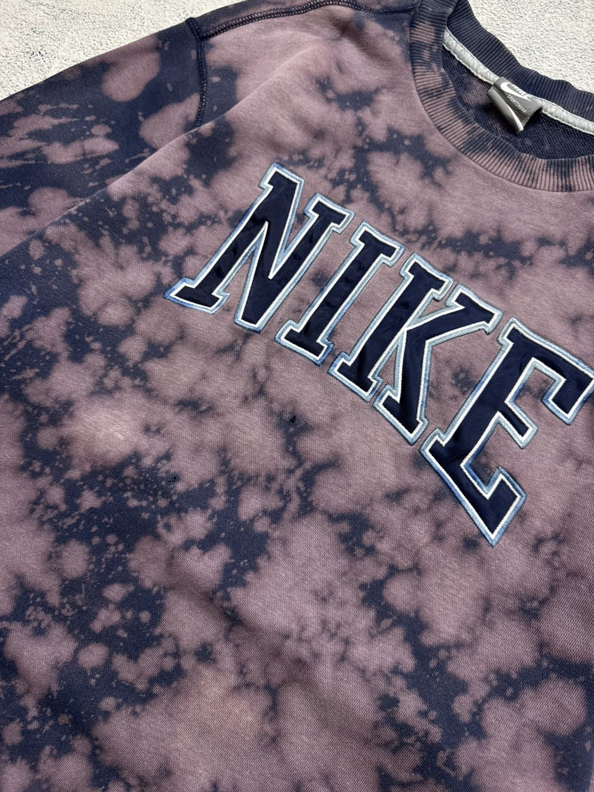 Nike Vintage Y2k Nike Spell Out Big Logo Sweatshirt 90’s Size US L / EU 52-54 / 3 - 9 Thumbnail