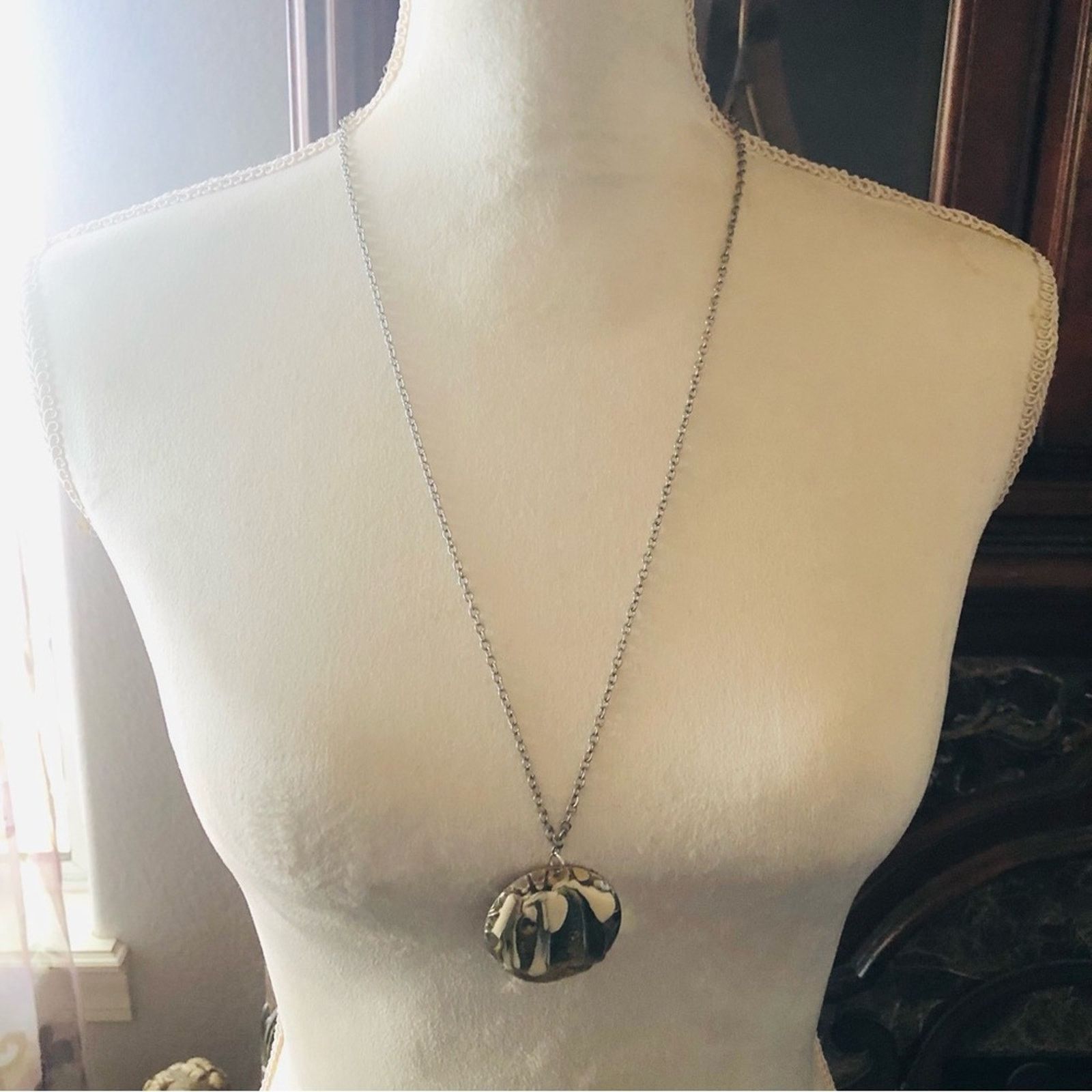 Vintage Paint sparkle medallion on chain necklace Size ONE SIZE - 3 Thumbnail