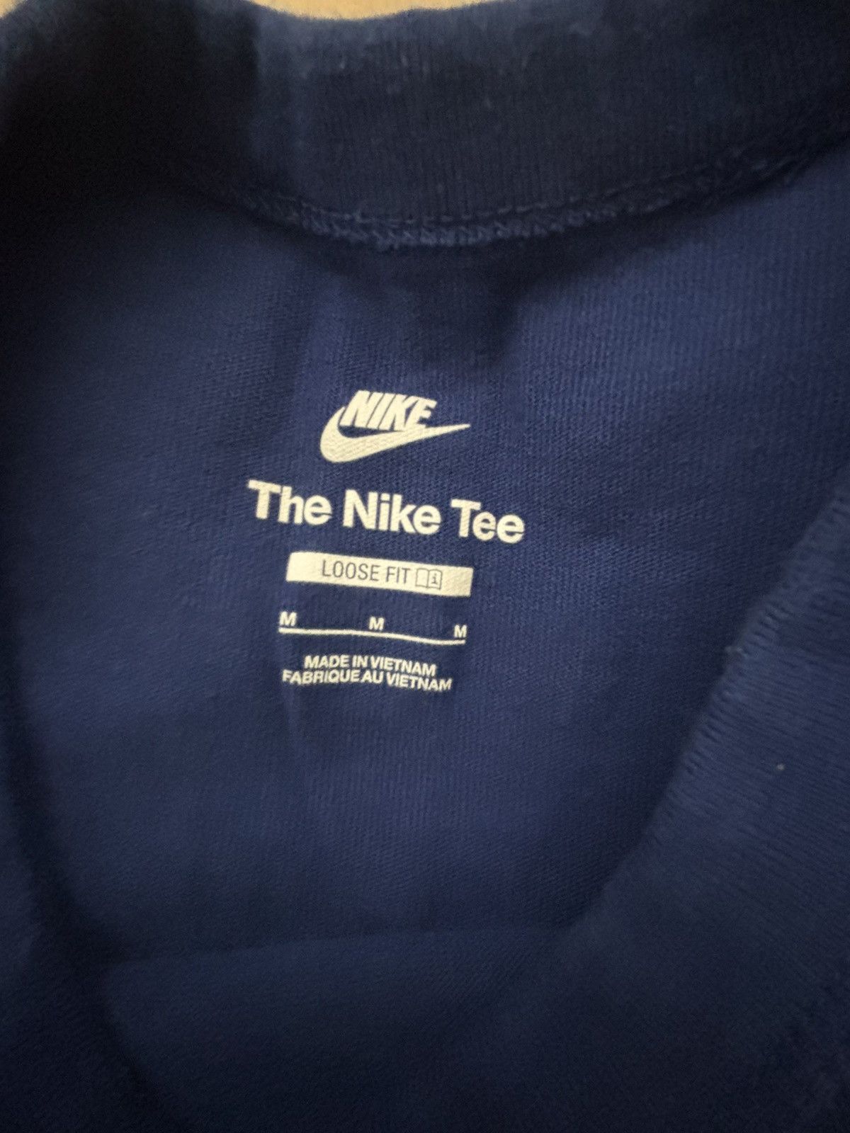 Nike The Nike Tee - Embroidered Rose Size US M / EU 48-50 / 2 - 3 Thumbnail