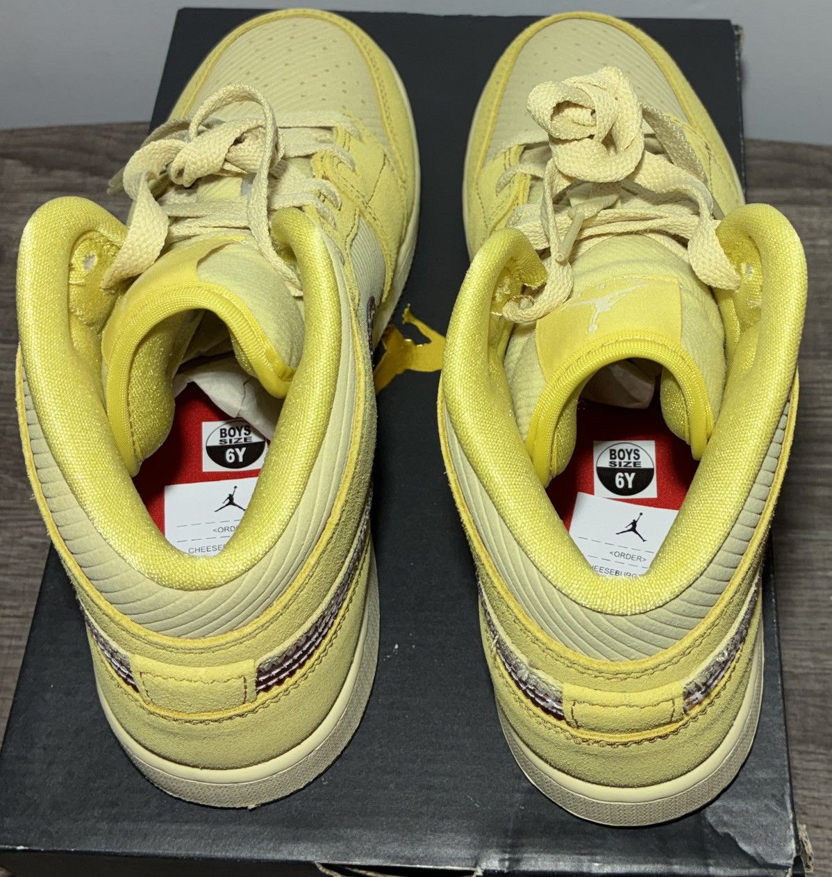 Jordan Brand Size 6Y - Air Jordan 1 Mid SE French Fries (GS) Size US 6 / EU 39 - 4 Thumbnail